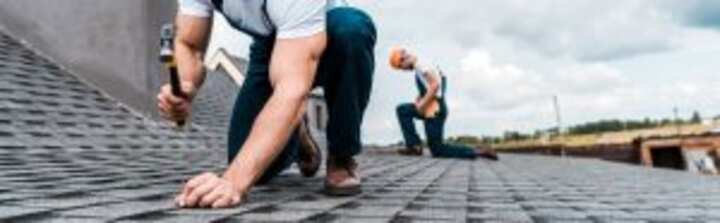 Expert roofing contractors in Englewood